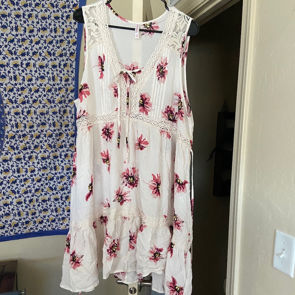Xhilaration, XL Women's Dress, Off white with pink flowers